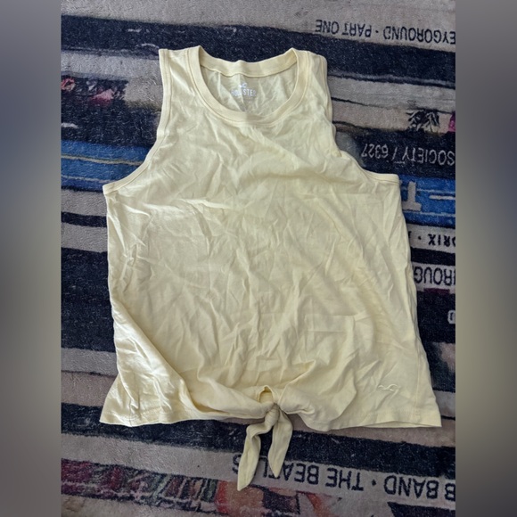 Hollister Tops - Hollister Pastel Yellow Sleeveless Tie-Front Top XS
